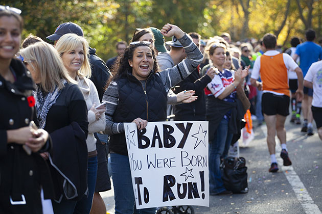 Spectator at NYC 2016 marathon with hand written sign