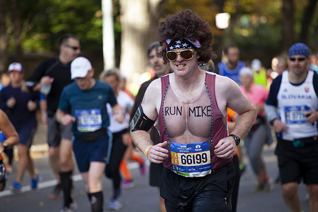 New York marathon runner in fancy dress